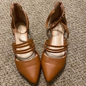 Breckelle’s Pointed Toe Tan Flats